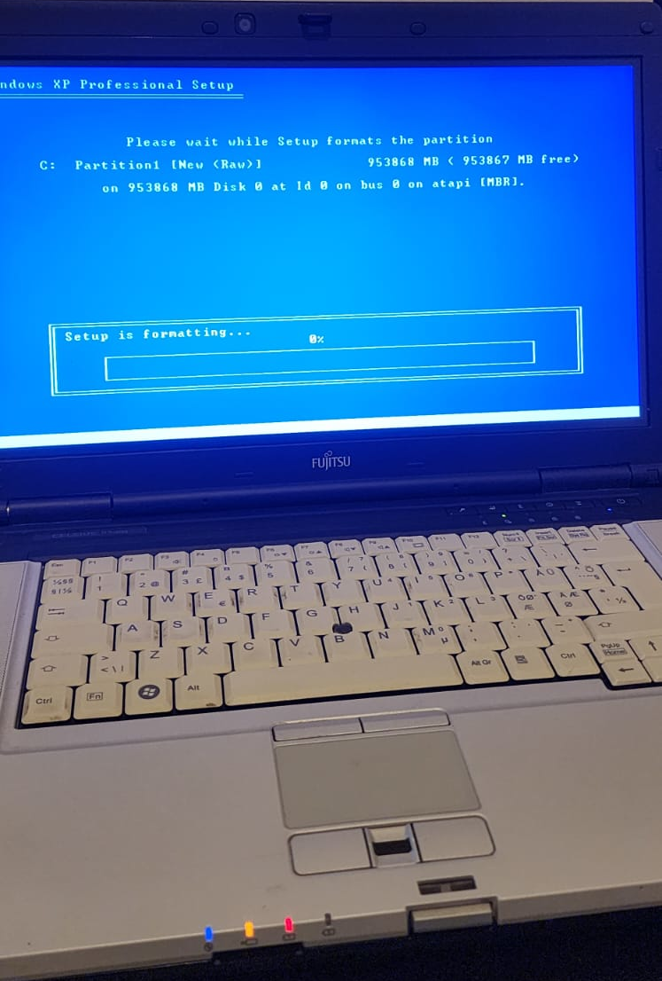 Fujitsu installing Windows XP