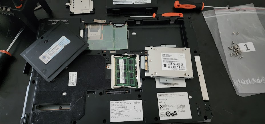 fujitsu-naked.jpg